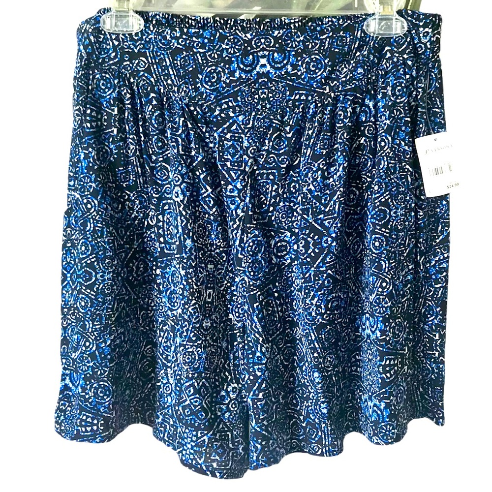NWT SHORTS W/ FRONT & POCKETS,  BOHO, TRIBAL PATTERN